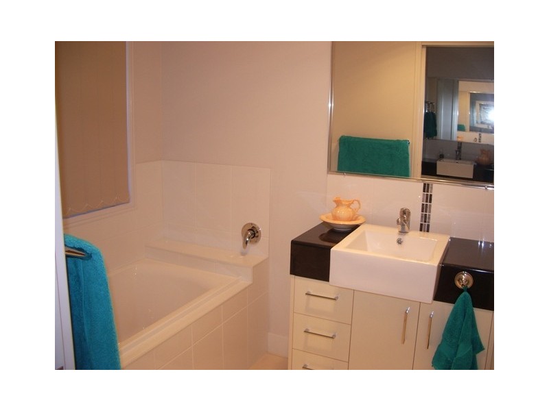 1 Cockle Crt, Burrum Heads QLD 4659