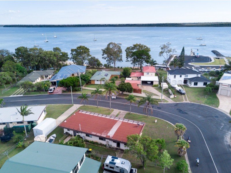 69 Riverview Dr, Burrum Heads QLD 4659