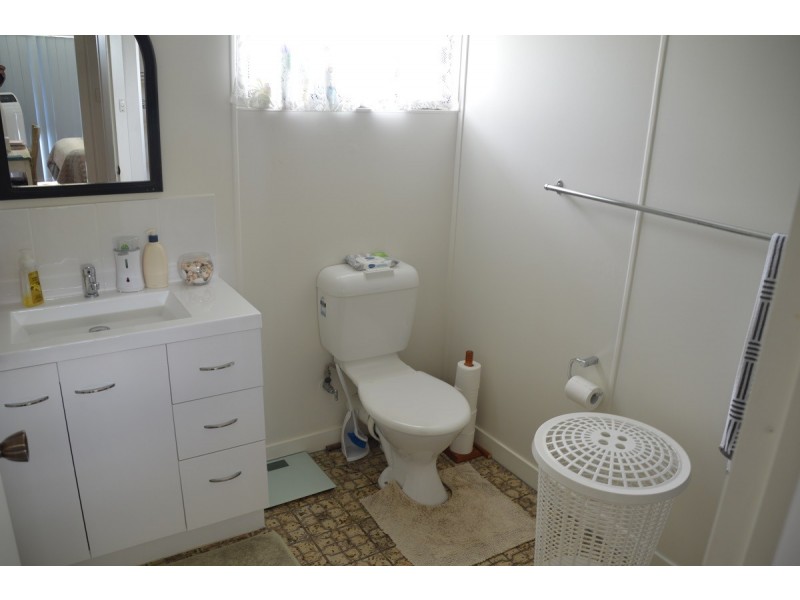 69 Riverview Dr, Burrum Heads QLD 4659