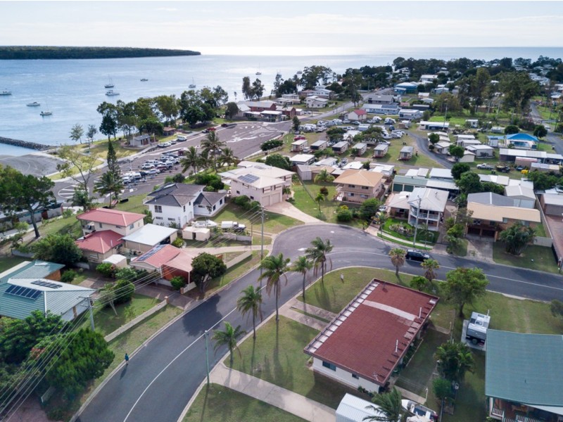 69 Riverview Dr, Burrum Heads QLD 4659