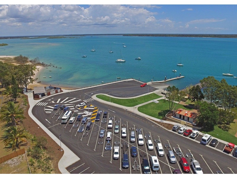 11 Lakes Blvd, Burrum Heads QLD 4659