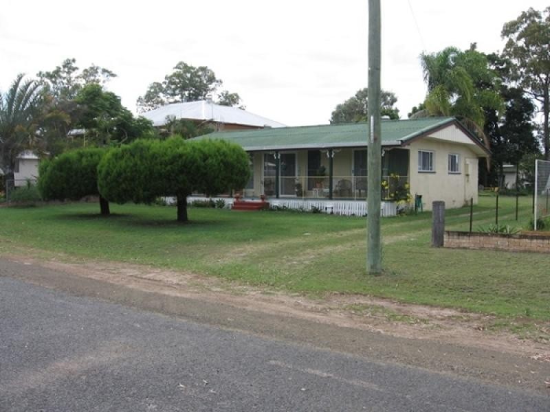 17 Howard Street, Burrum Heads QLD 4659