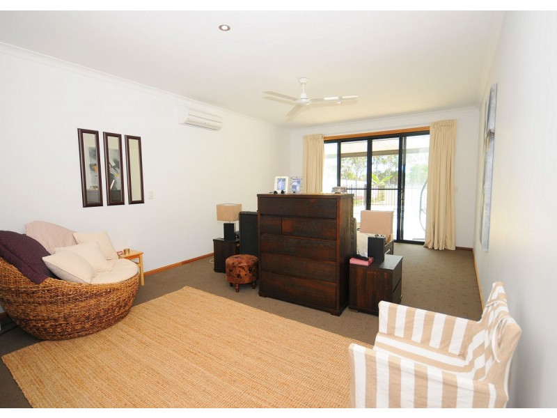 60 Traviston Way, Burrum Heads QLD 4659