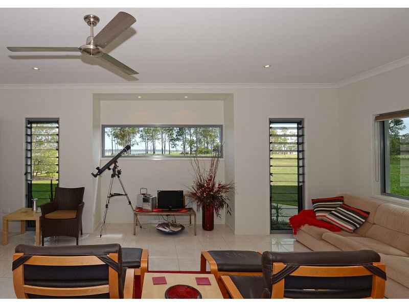 42 Travston Way, Burrum Heads QLD 4659