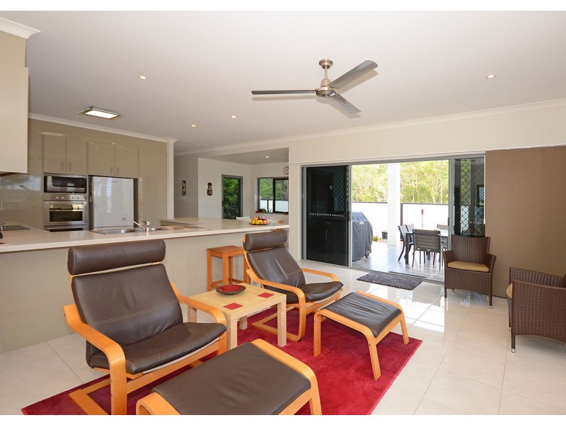 42 Travston Way, Burrum Heads QLD 4659