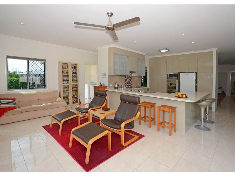 42 Travston Way, Burrum Heads QLD 4659