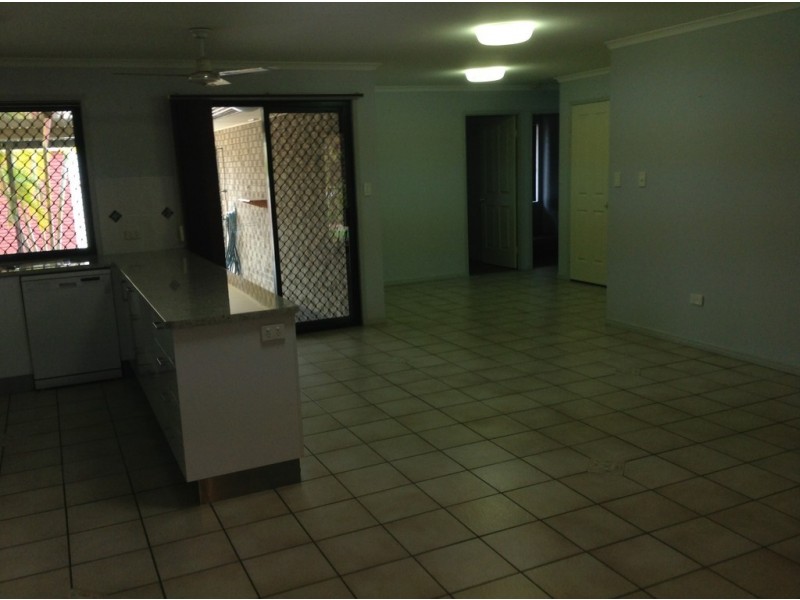 32 Beach Drive, Burrum Heads QLD 4659