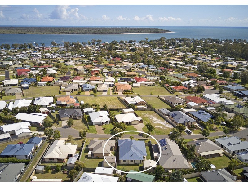 8 Krista Court, Burrum Heads QLD 4659