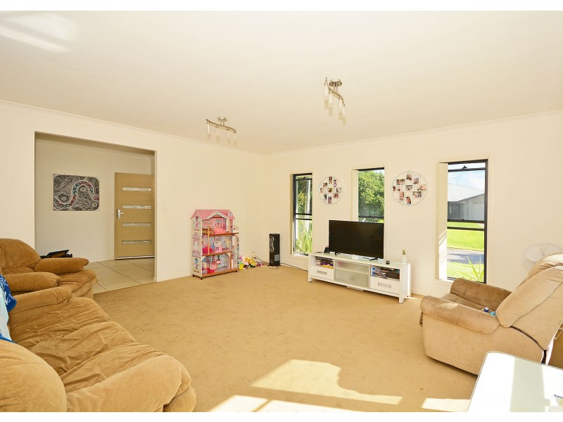 8 Krista Court, Burrum Heads QLD 4659