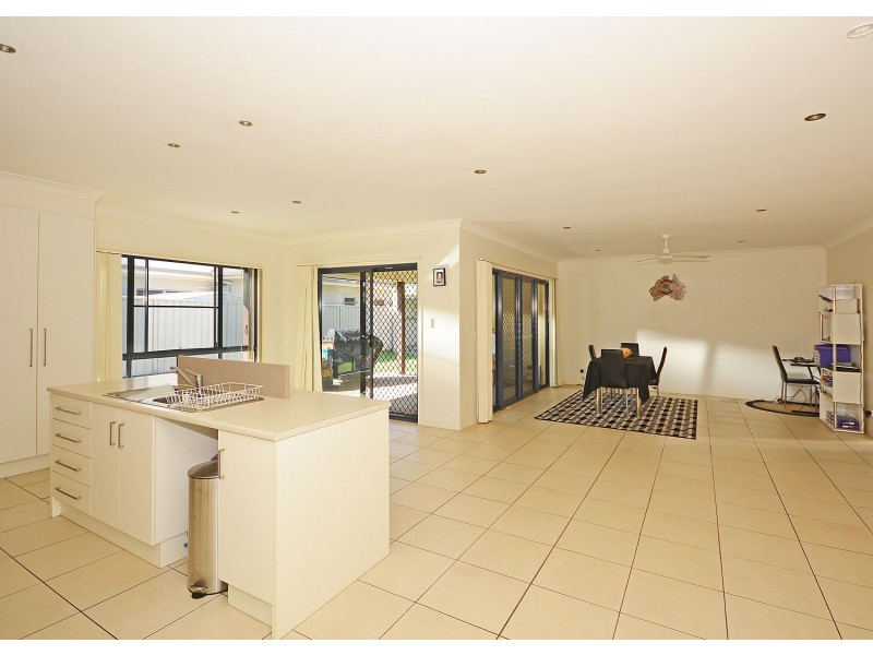 8 Krista Court, Burrum Heads QLD 4659