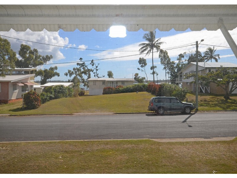 11 Burrum Street, Burrum Heads QLD 4659