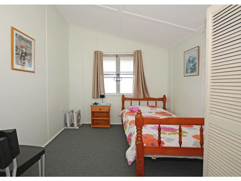 11 Burrum Street, Burrum Heads QLD 4659