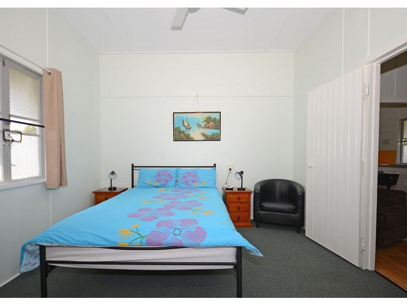 11 Burrum Street, Burrum Heads QLD 4659