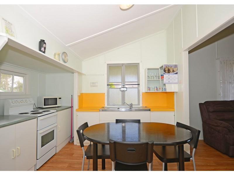 11 Burrum Street, Burrum Heads QLD 4659
