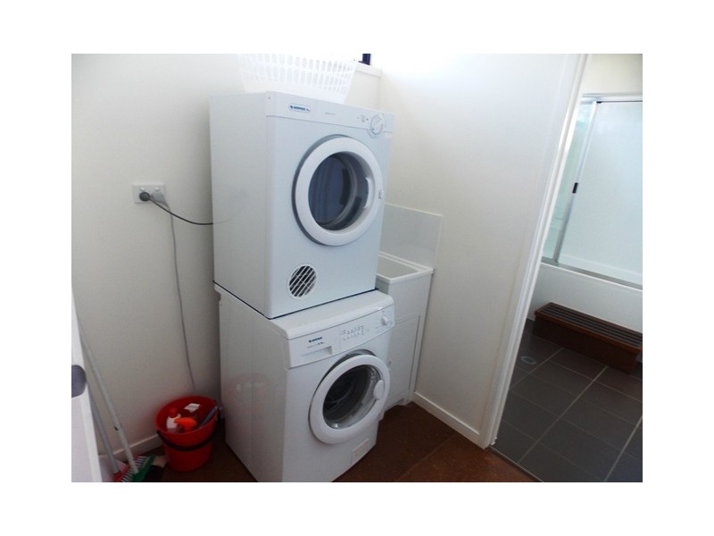 124 Kingfisher Pde, Toogoom QLD 4655