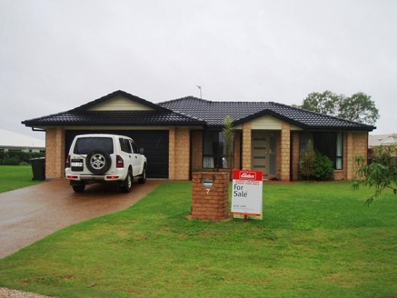 7 SIRENIA DRIVE, Burrum Heads QLD 4659
