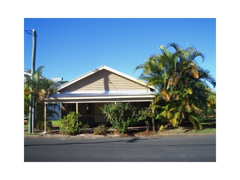 33 Burrum Street, Burrum Heads QLD 4659