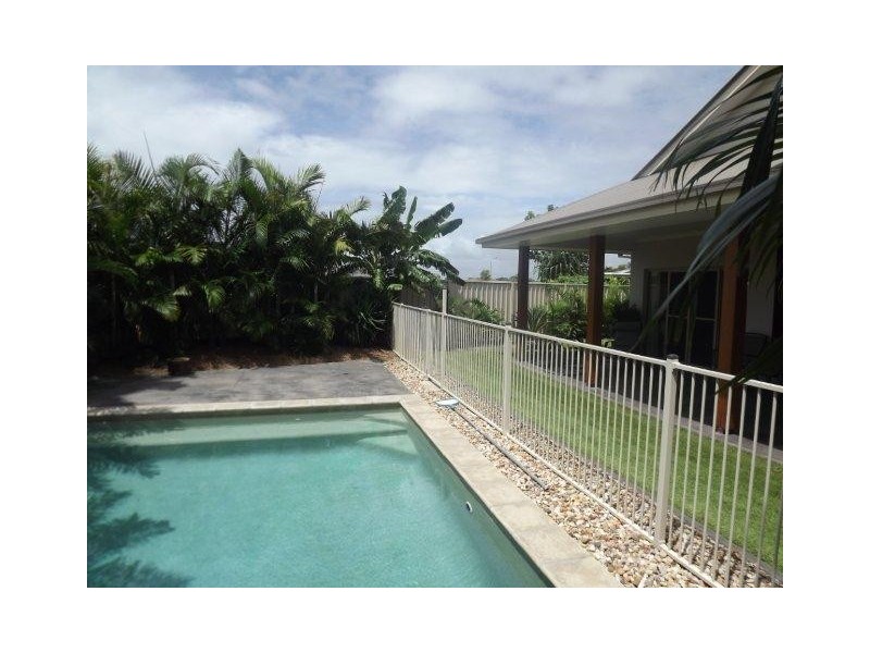 6 Krista Court, Burrum Heads QLD 4659