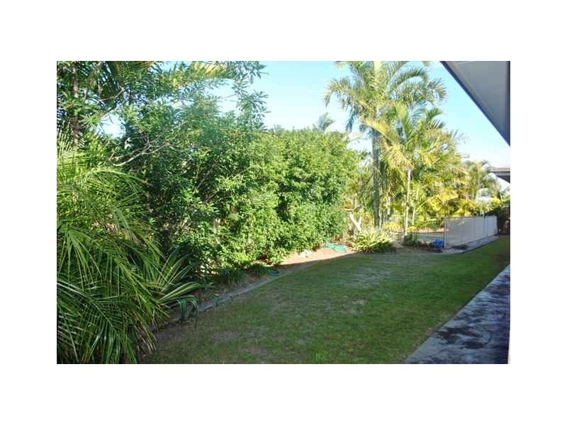 6 Krista Court, Burrum Heads QLD 4659