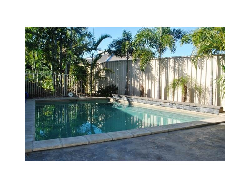 6 Krista Court, Burrum Heads QLD 4659