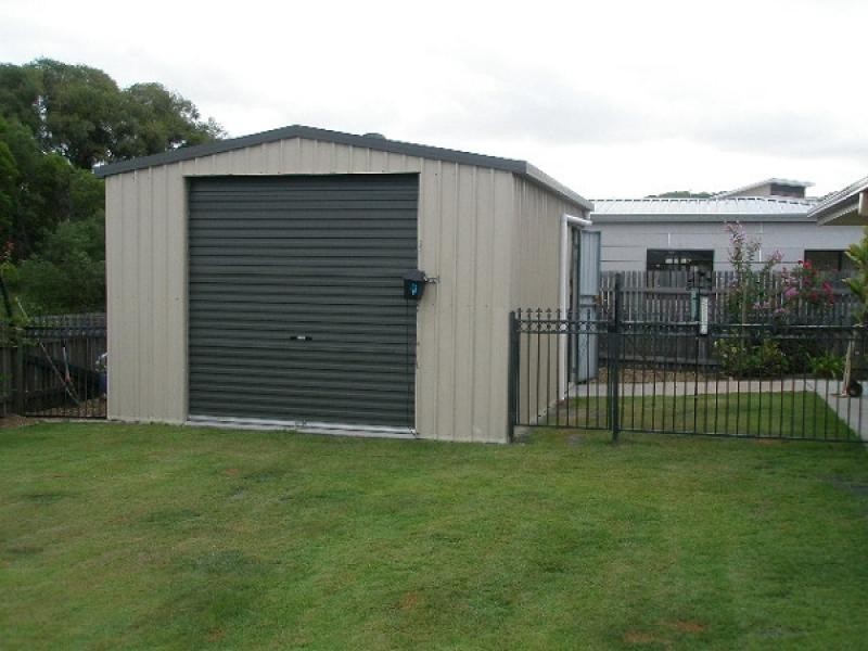 23 Lakes Boulevard, Burrum Heads QLD 4659