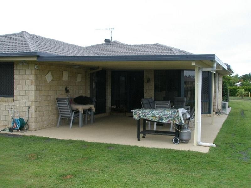 23 Lakes Boulevard, Burrum Heads QLD 4659