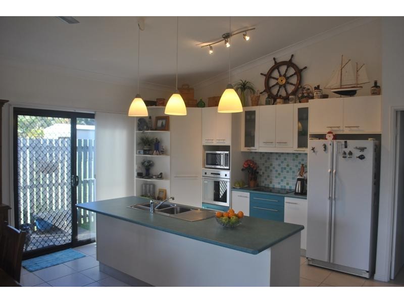 5 Beach Drive, Burrum Heads QLD 4659