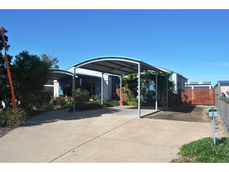 5 Beach Drive, Burrum Heads QLD 4659