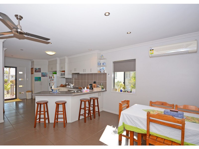 2/9 Burrum Street, Burrum Heads QLD 4659