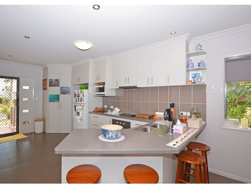 2/9 Burrum Street, Burrum Heads QLD 4659