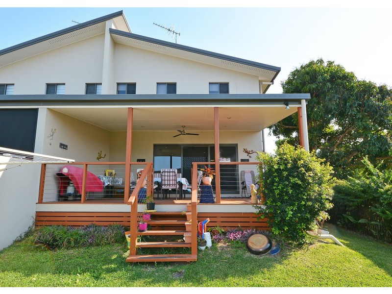 2/9 Burrum Street, Burrum Heads QLD 4659