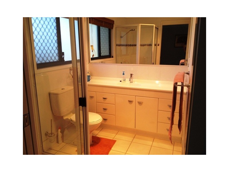 11 Warringal Court, Burrum Heads QLD 4659