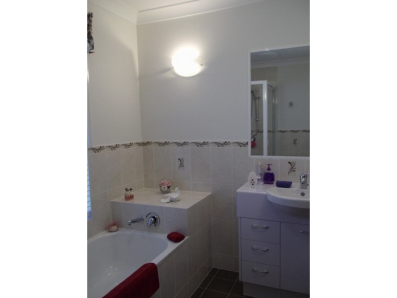 10 Barramundi Drive, Burrum Heads QLD 4659