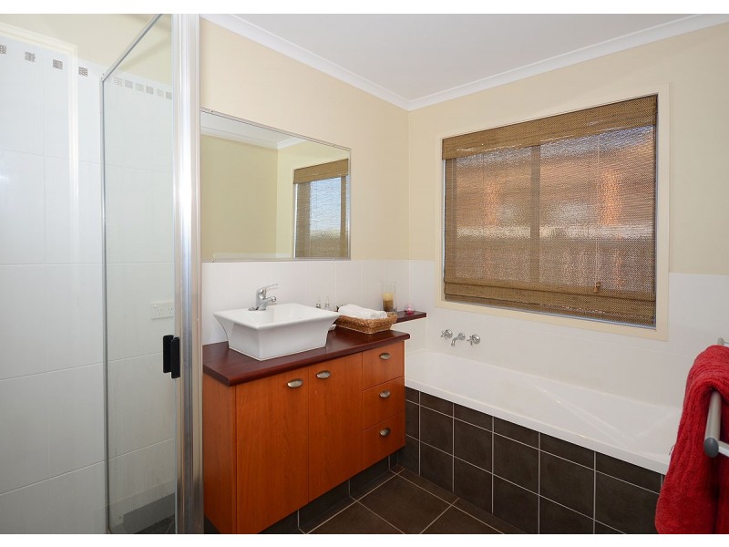 13 Krista Court, Burrum Heads QLD 4659