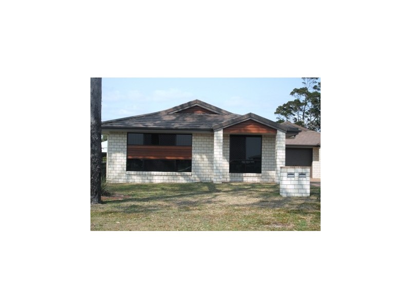 2/12 Fulmar Court, Burrum Heads QLD 4659