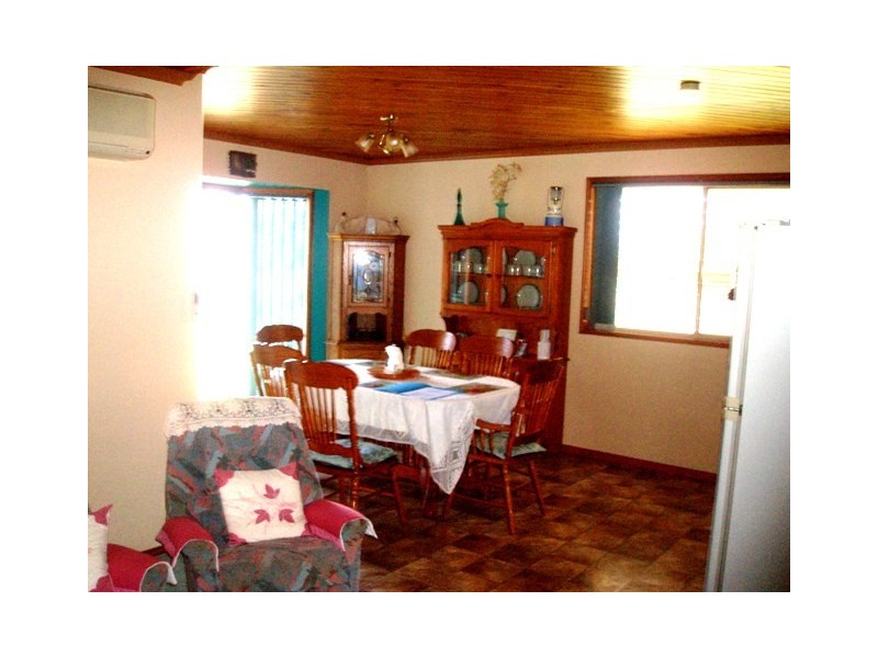 9 Gympie St, Torbanlea QLD 4662