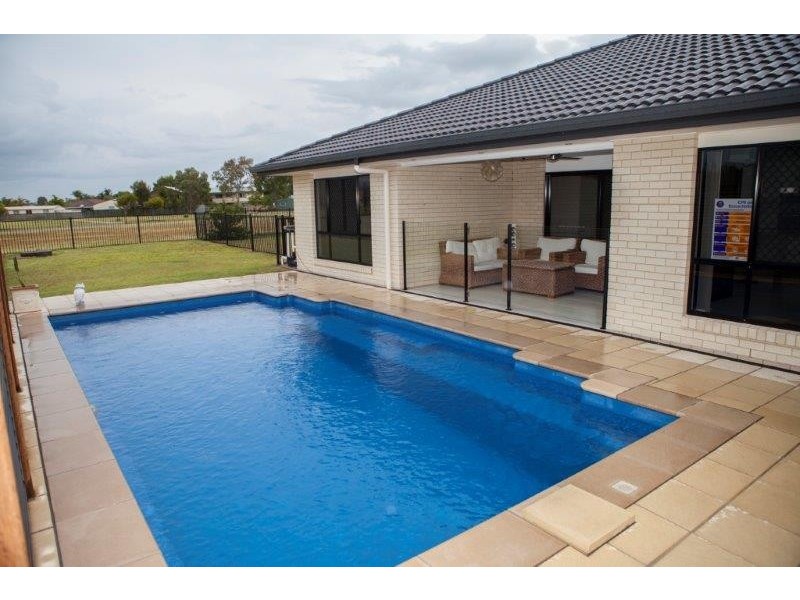 6 Fulmar Court, Burrum Heads QLD 4659