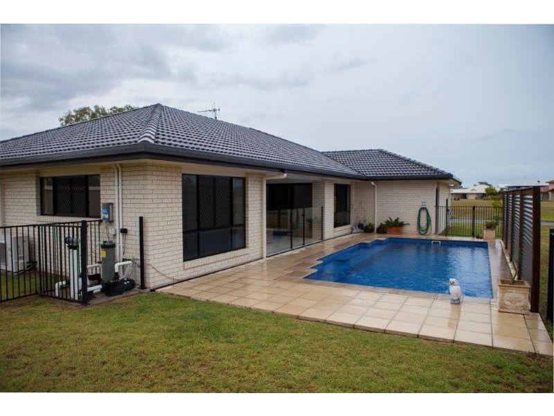 6 Fulmar Court, Burrum Heads QLD 4659