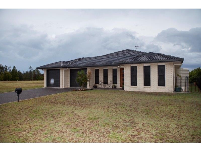 6 Fulmar Court, Burrum Heads QLD 4659