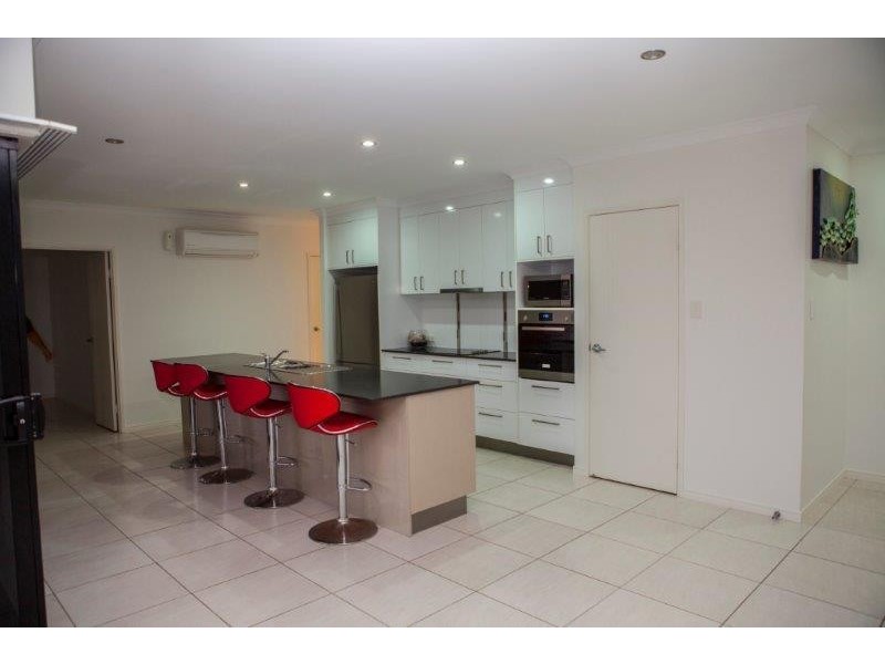 6 Fulmar Court, Burrum Heads QLD 4659