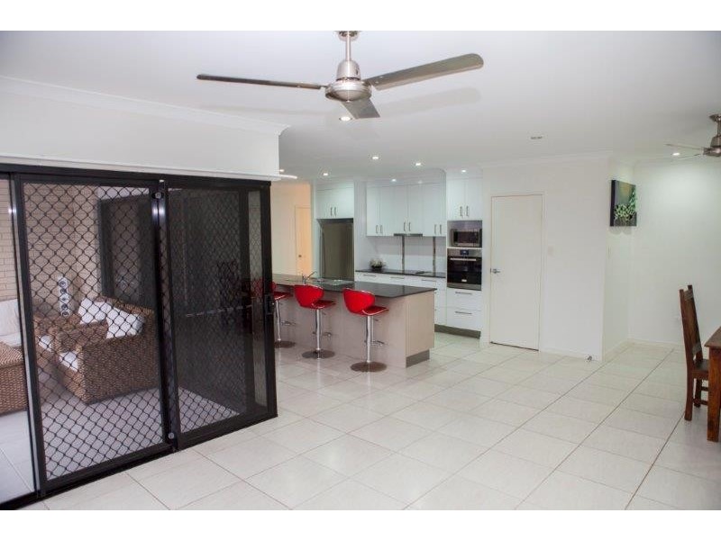 6 Fulmar Court, Burrum Heads QLD 4659