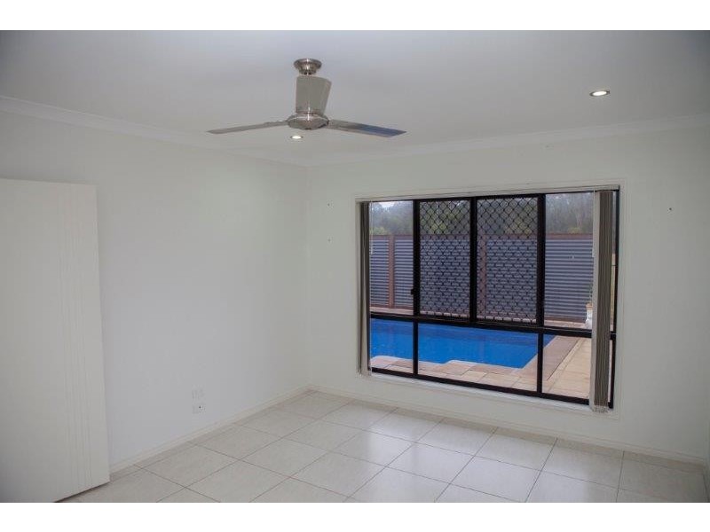 6 Fulmar Court, Burrum Heads QLD 4659