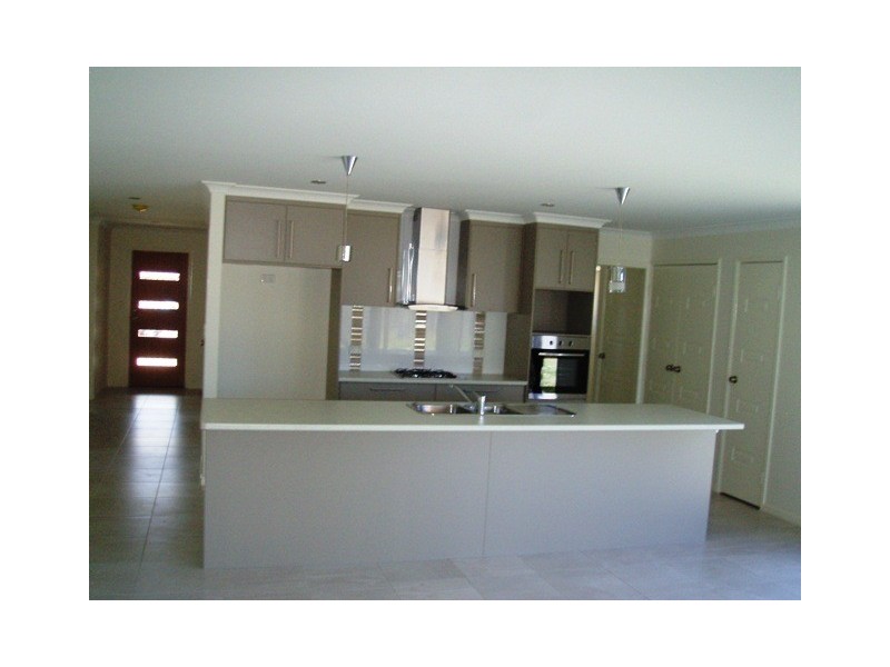 5 Noeme St, Burrum Heads QLD 4659