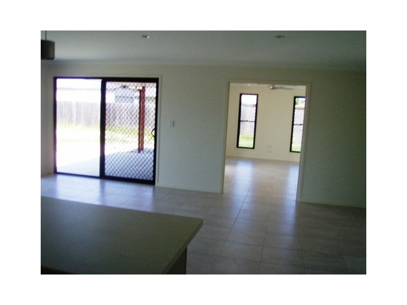 5 Noeme St, Burrum Heads QLD 4659