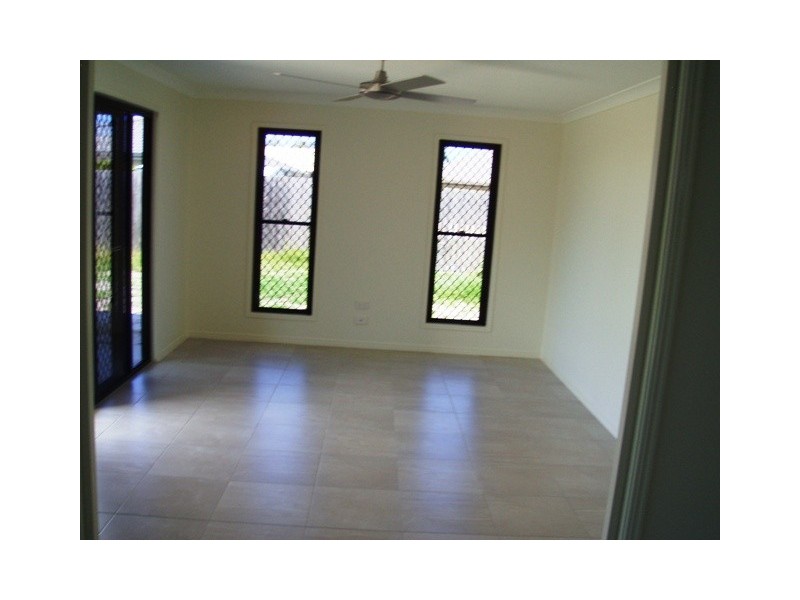 5 Noeme St, Burrum Heads QLD 4659