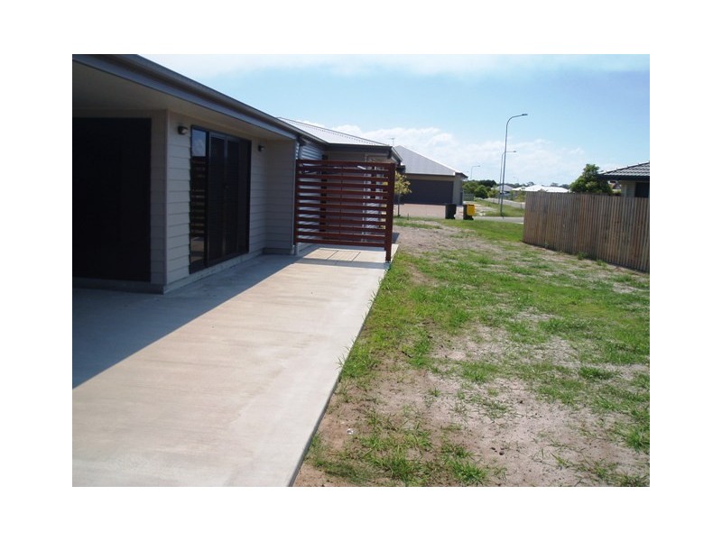 5 Noeme St, Burrum Heads QLD 4659