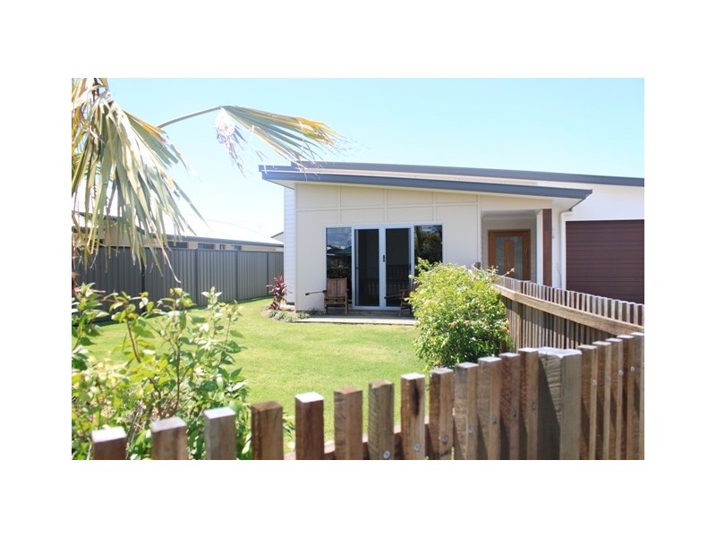 23 Bryan Court, Burrum Heads QLD 4659