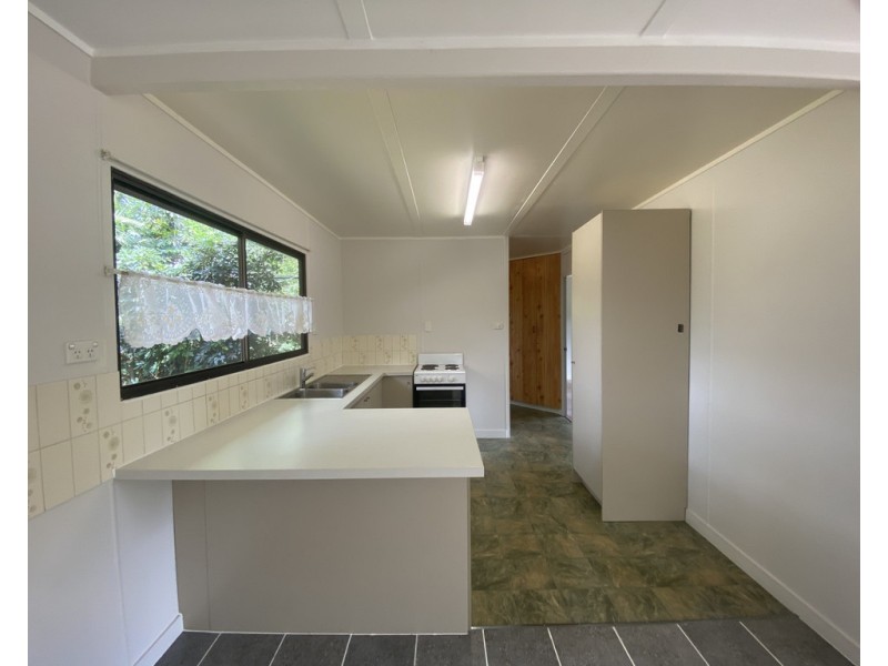 2 South Heath Road, Burrum River QLD 4659