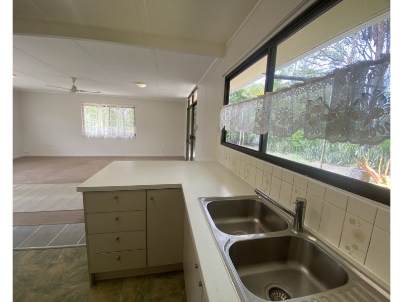 2 South Heath Road, Burrum River QLD 4659