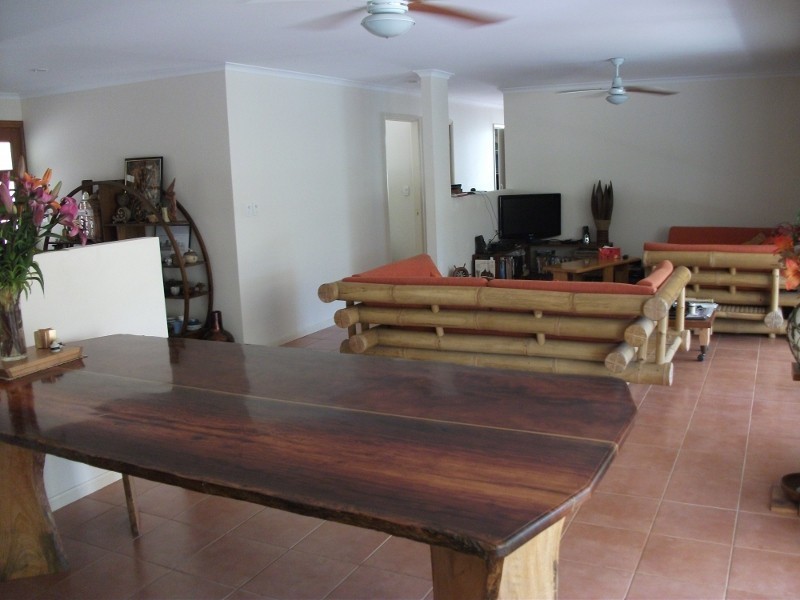 18 Island Close, Pacific Haven QLD 4659